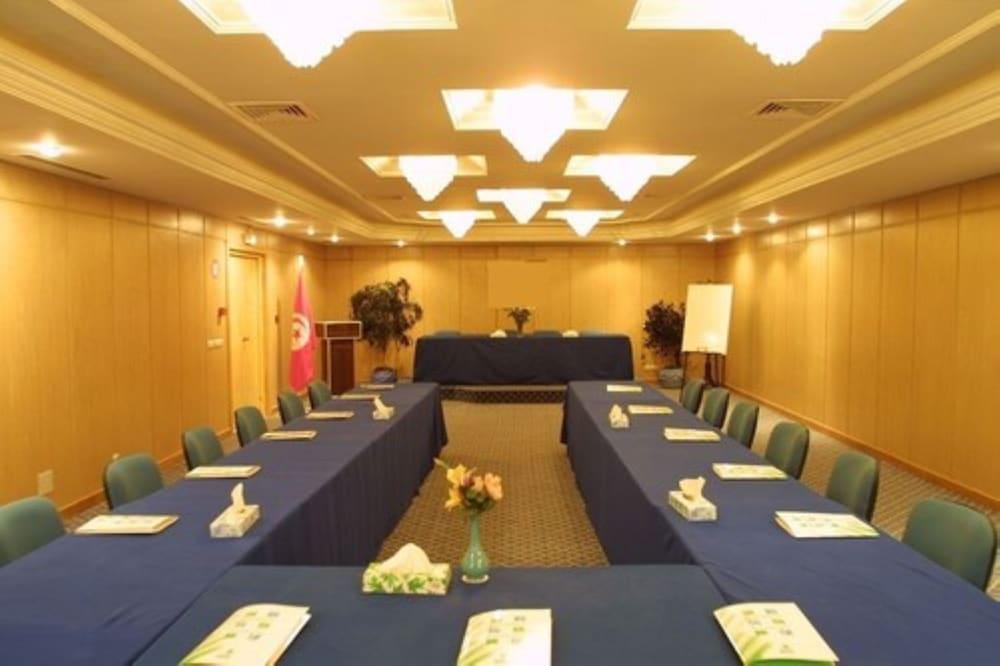 Hotel Ibn Khaldoun Tunes Exterior foto