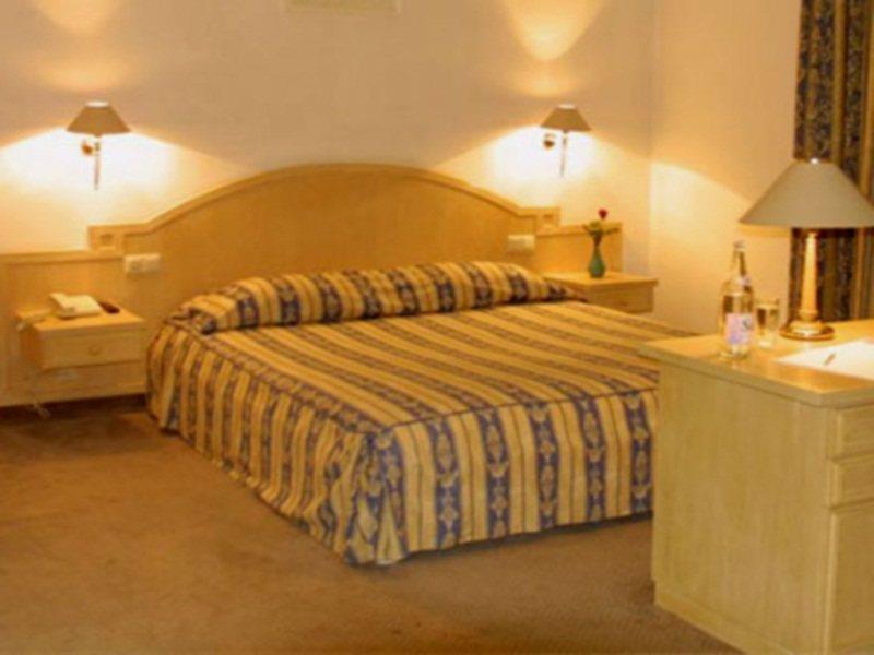Hotel Ibn Khaldoun Tunes Exterior foto