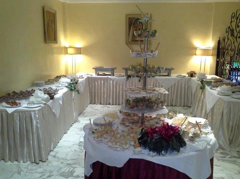 Hotel Ibn Khaldoun Tunes Exterior foto